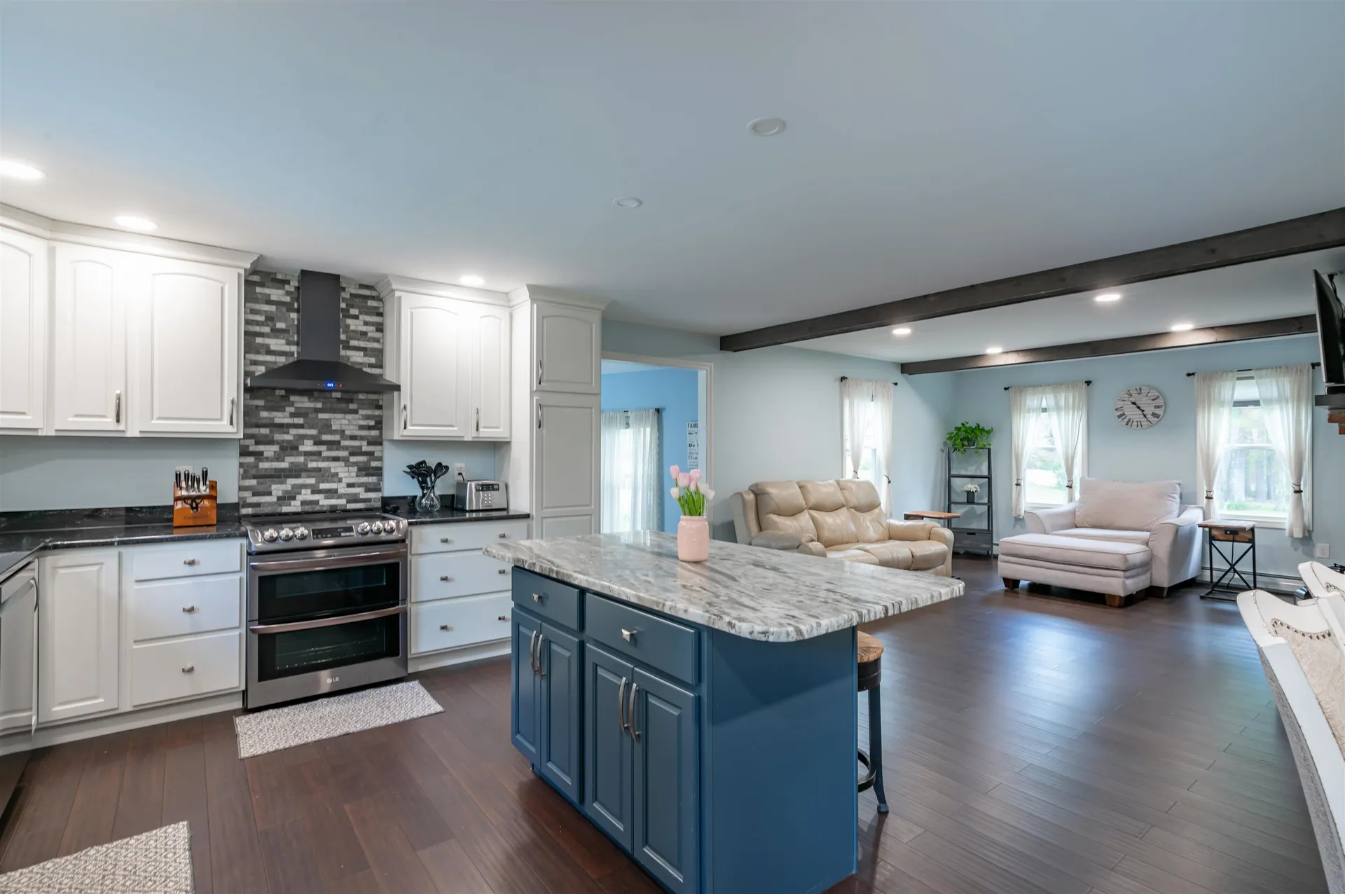 16 Sarah Drive Merrimack NH 03054