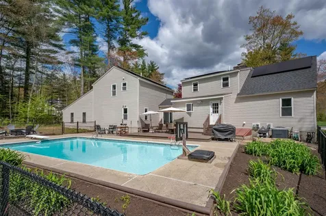 16 Sarah Drive Merrimack NH 03054