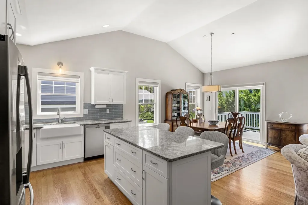 7 Catalpa Road Salem NH 03079