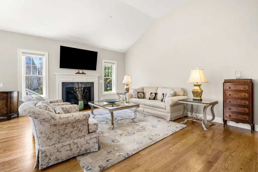 7 Catalpa Road Salem NH 03079