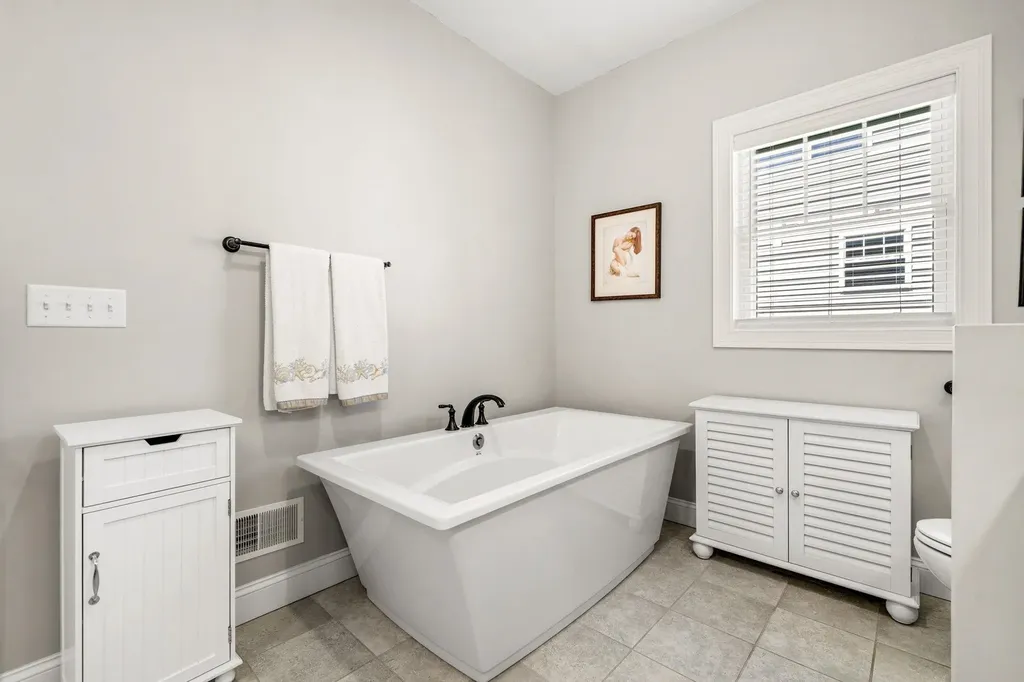7 Catalpa Road Salem NH 03079
