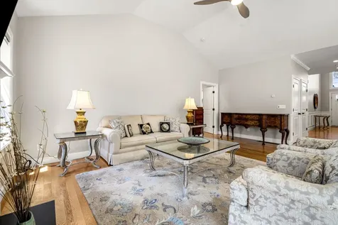 7 Catalpa Road Salem NH 03079