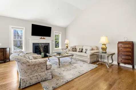 7 Catalpa Road Salem NH 03079