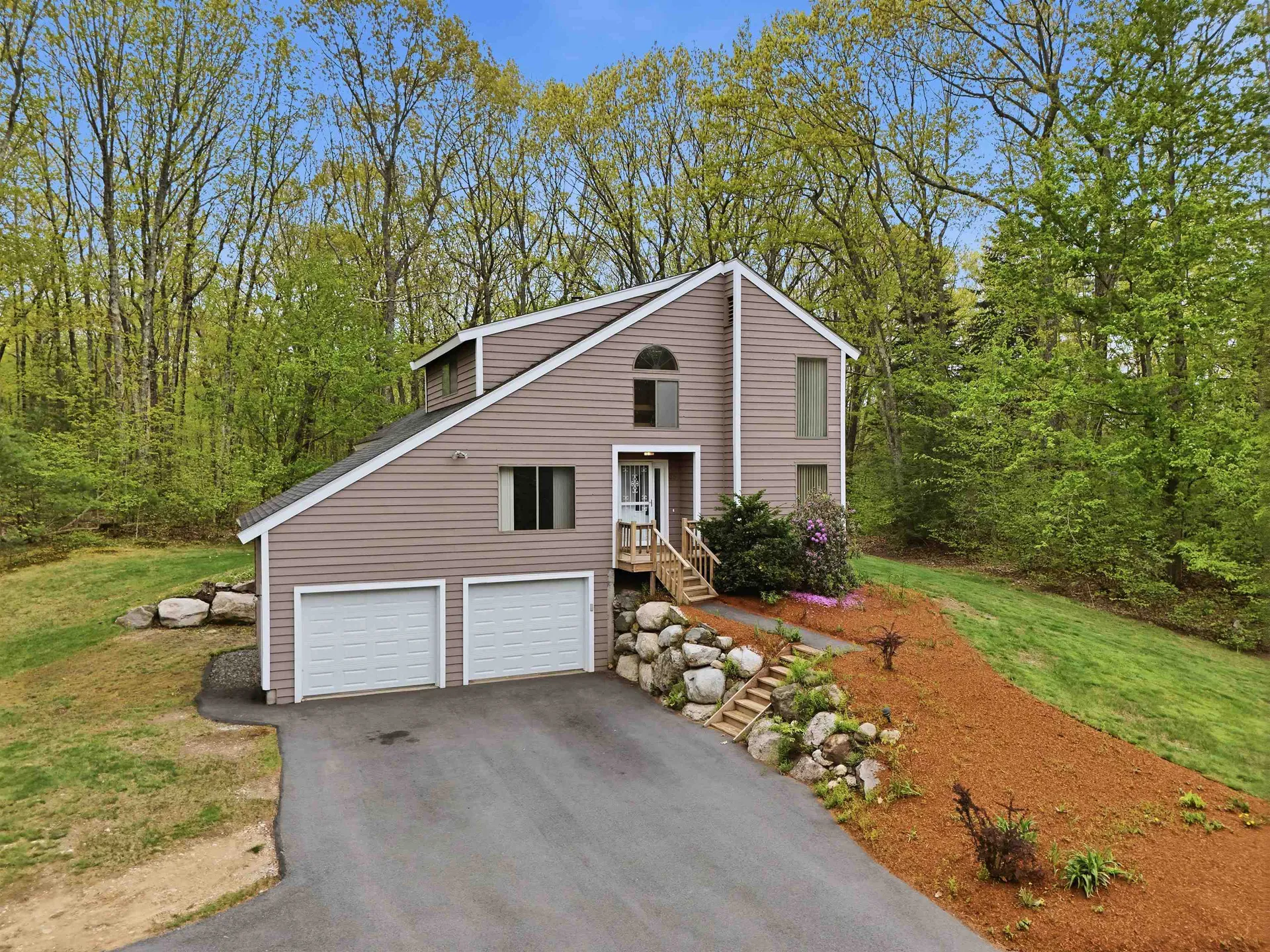 35 Pilgrim Circle Hampstead NH 03826