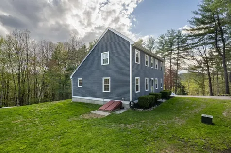 8 Greenwood Road Weare NH 03281