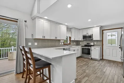 8 Greenwood Road Weare NH 03281