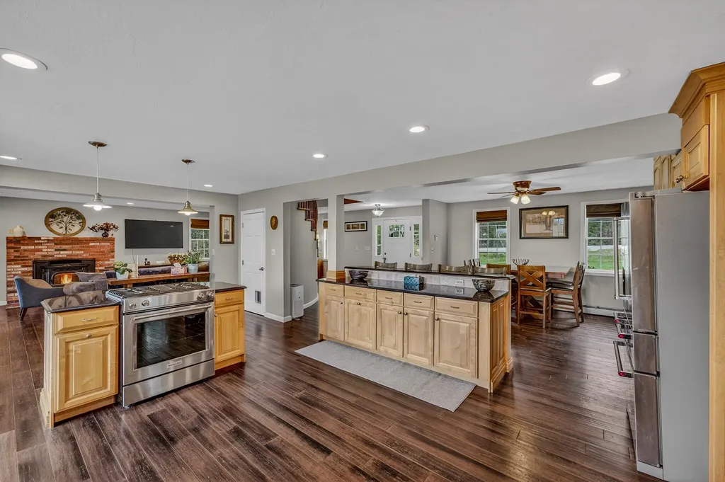 137 Sargent Road Holderness NH 03245