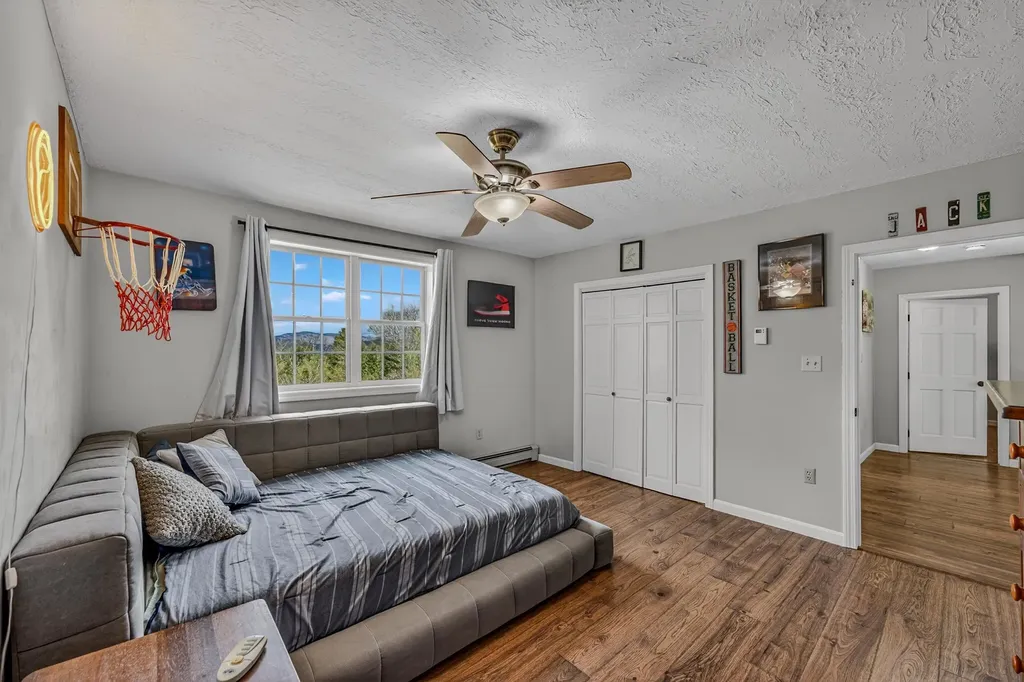 137 Sargent Road Holderness NH 03245