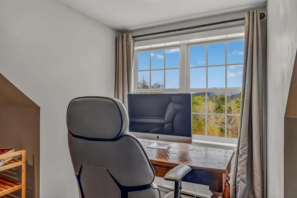 137 Sargent Road Holderness NH 03245