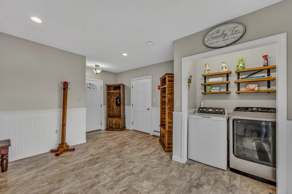 137 Sargent Road Holderness NH 03245