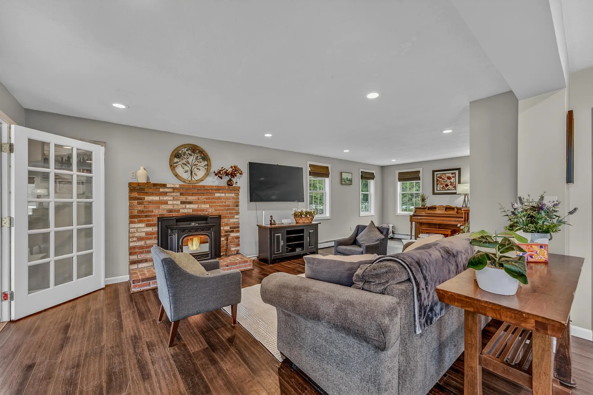 137 Sargent Road Holderness NH 03245