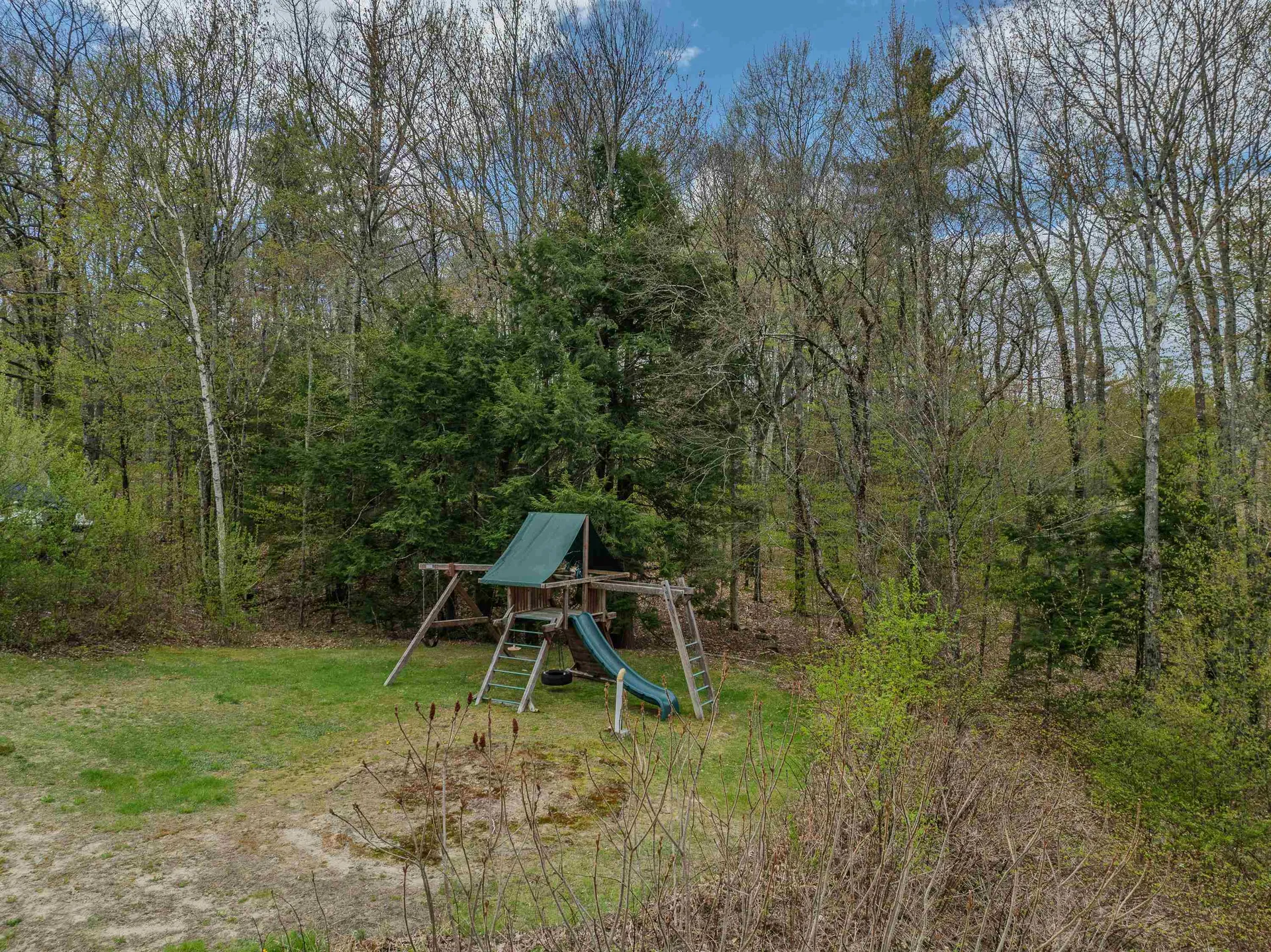 137 Sargent Road Holderness NH 03245