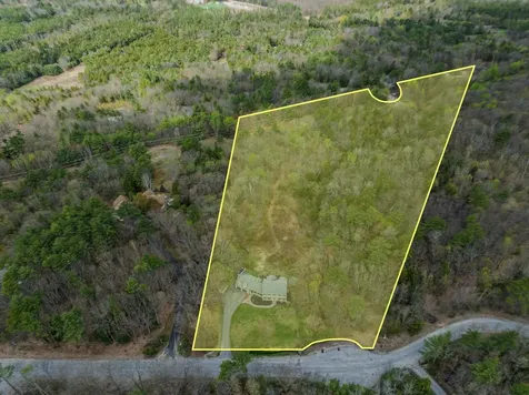 137 Sargent Road Holderness NH 03245