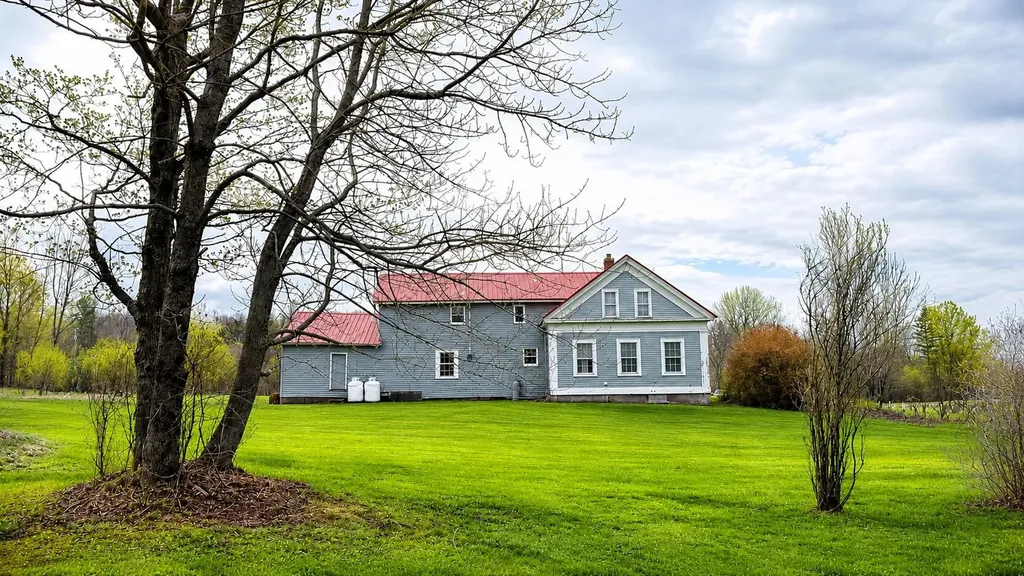 15 Daniels W Road Albany VT 05845