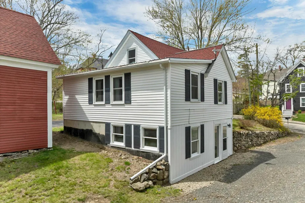 9 Elm Street Milton NH 03851
