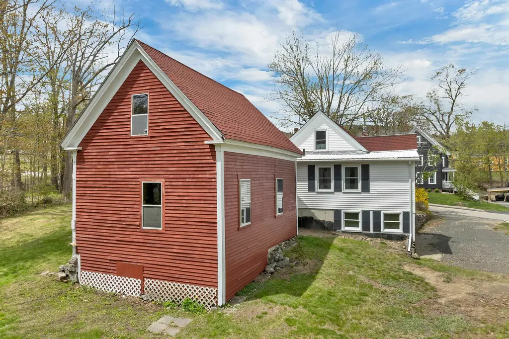 9 Elm Street Milton NH 03851