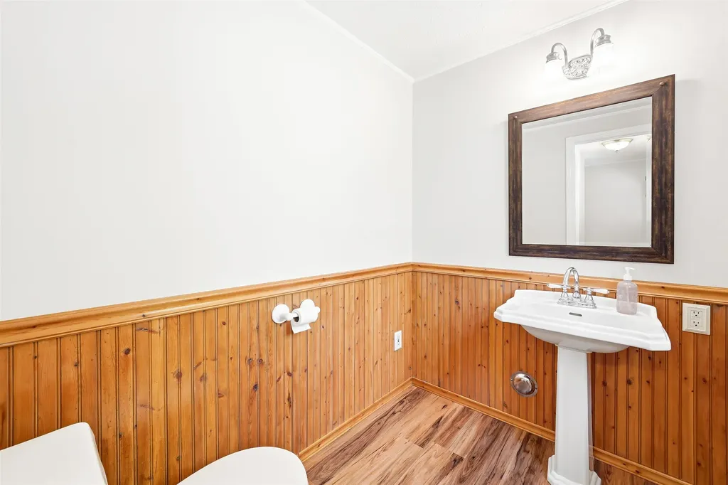 33 Brook Road Amherst NH 03031