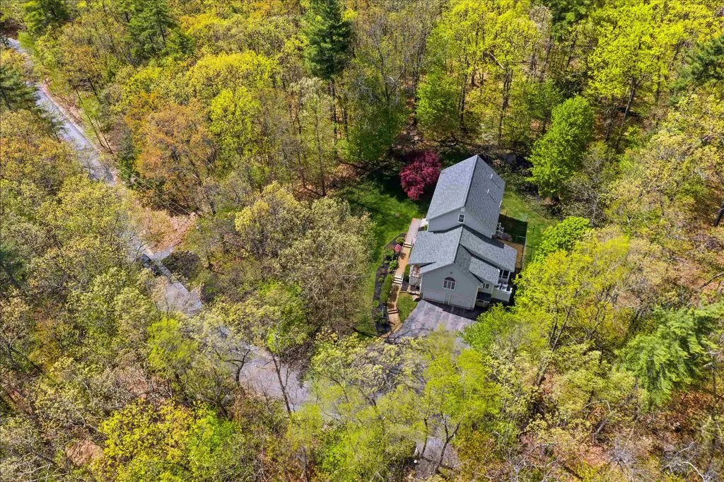 33 Brook Road Amherst NH 03031
