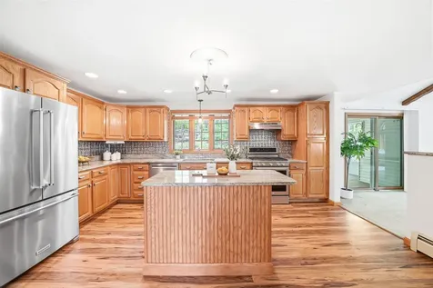 33 Brook Road Amherst NH 03031