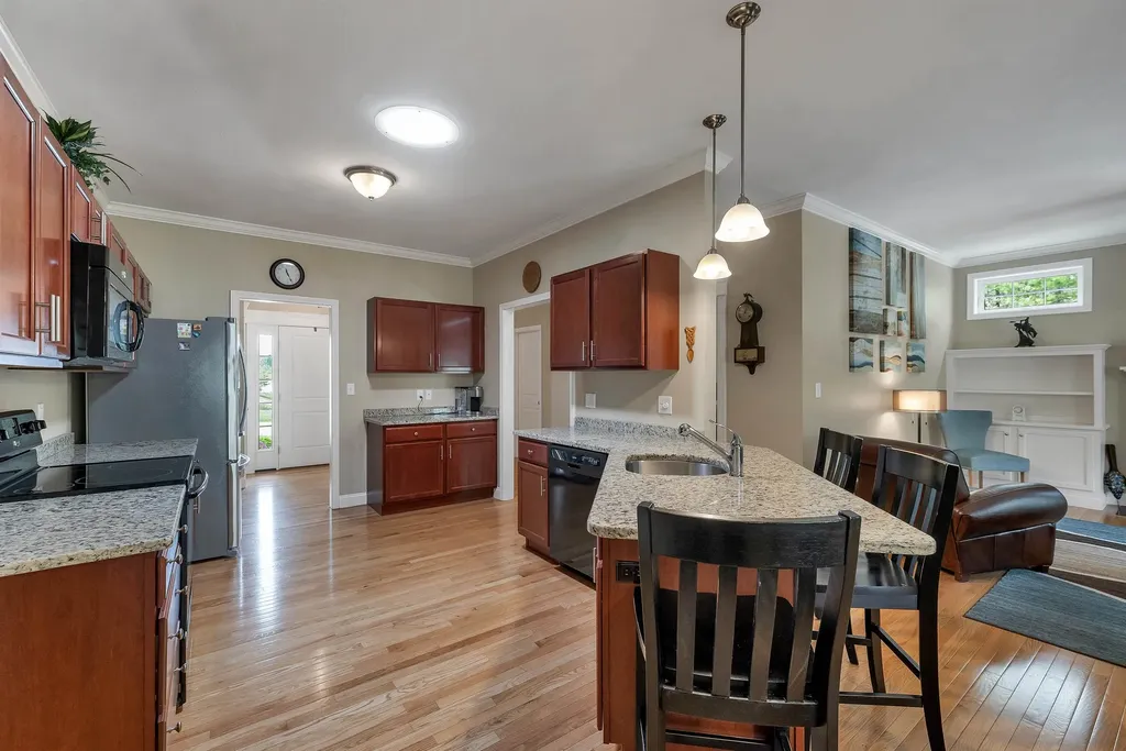 20 Brookview Road Windham NH 03087