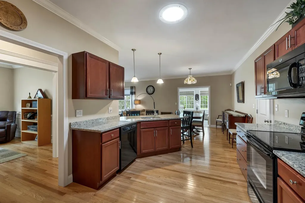 20 Brookview Road Windham NH 03087