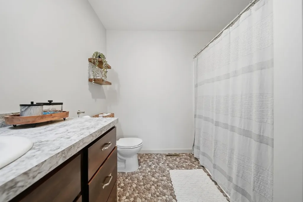 10 Colburn Road New Boston NH 03070
