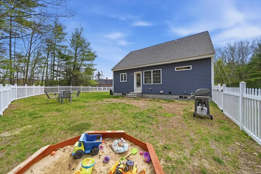 10 Colburn Road New Boston NH 03070