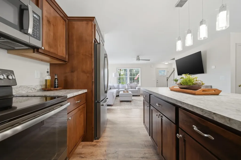 10 Colburn Road New Boston NH 03070