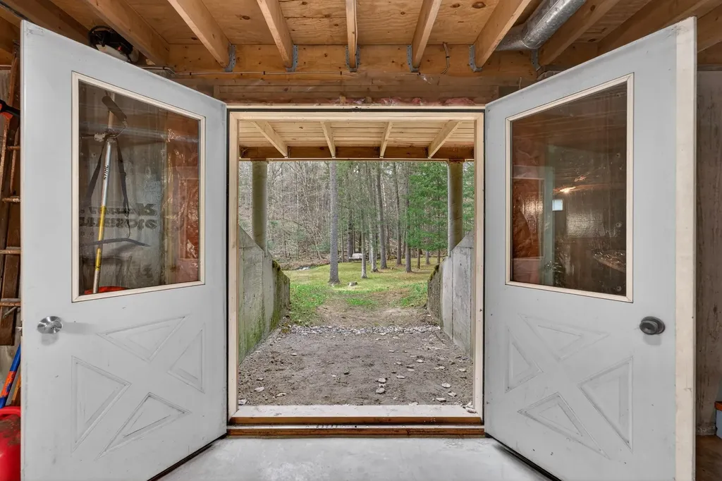 99 Wetherbee Road Lyman NH 03585