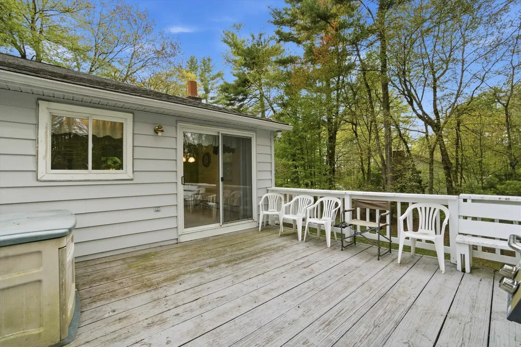 4 Timothy Lane Hudson NH 03051