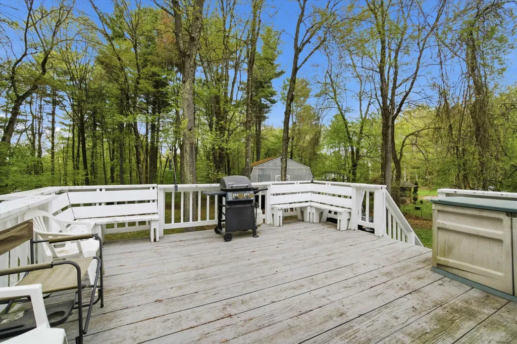 4 Timothy Lane Hudson NH 03051