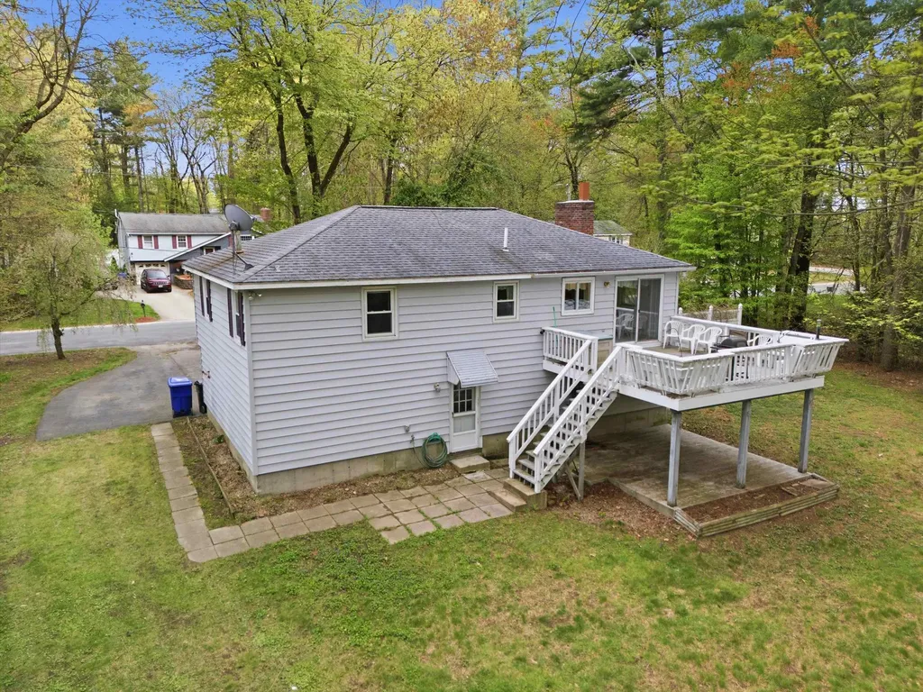 4 Timothy Lane Hudson NH 03051