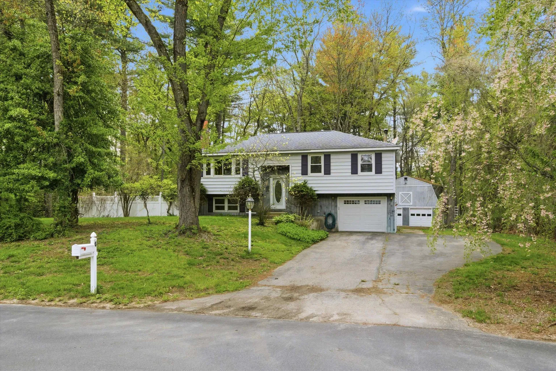 4 Timothy Lane Hudson NH 03051