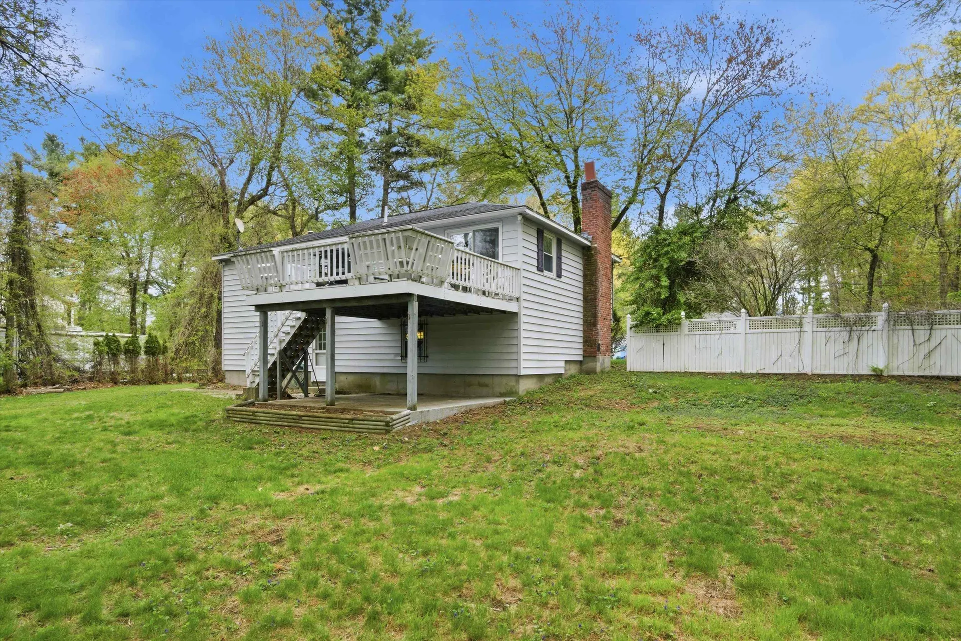 4 Timothy Lane Hudson NH 03051