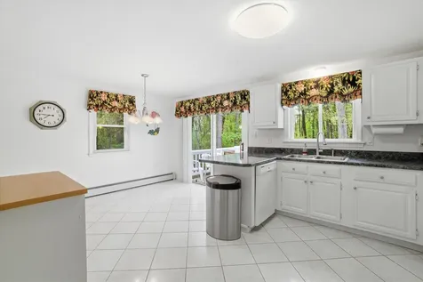 4 Timothy Lane Hudson NH 03051