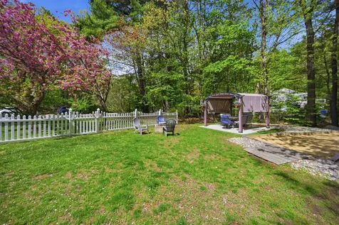 84 Woodridge Road Hampstead NH 03826