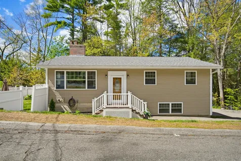 26 Pineridge Street Goffstown NH 03045