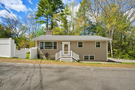 26 Pineridge Street Goffstown NH 03045