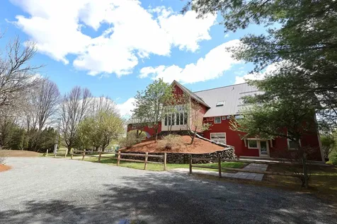 16 Hemlock Ridge Drive Hartford VT 05088
