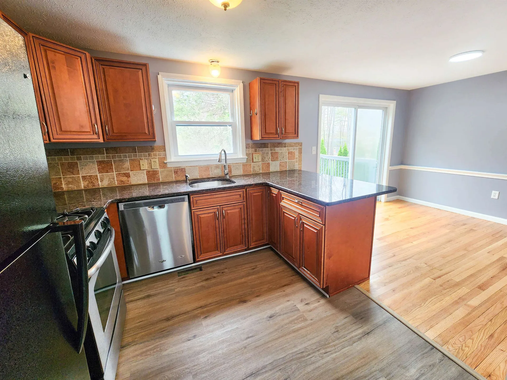 67 Burgundy Drive Nashua NH 03062