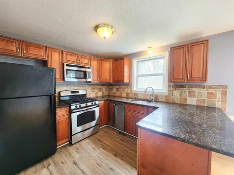 67 Burgundy Drive Nashua NH 03062