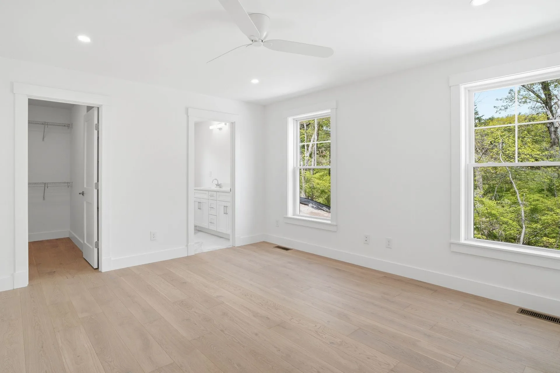 68 Farmington Road Nashua NH 03060