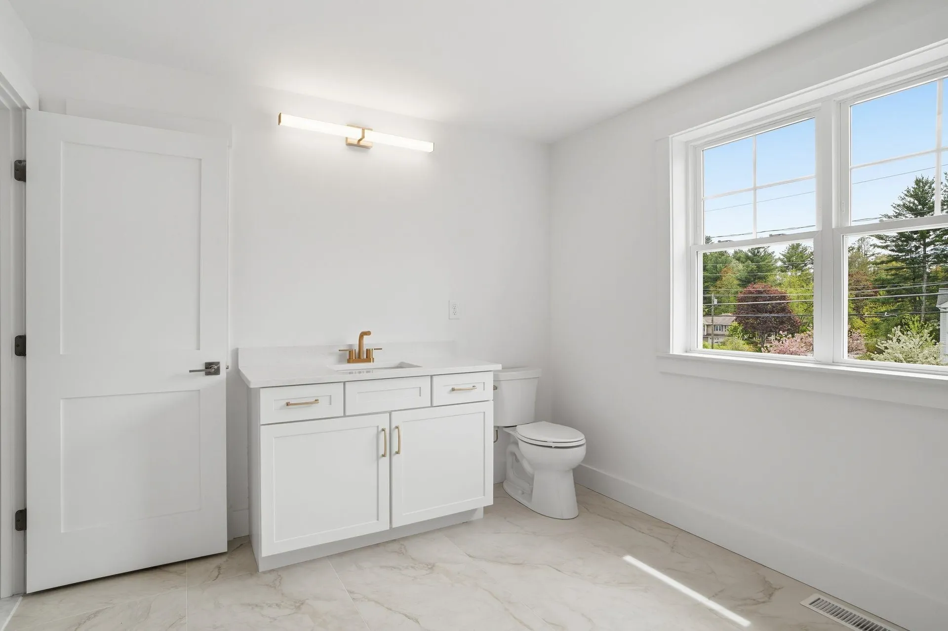 68 Farmington Road Nashua NH 03060