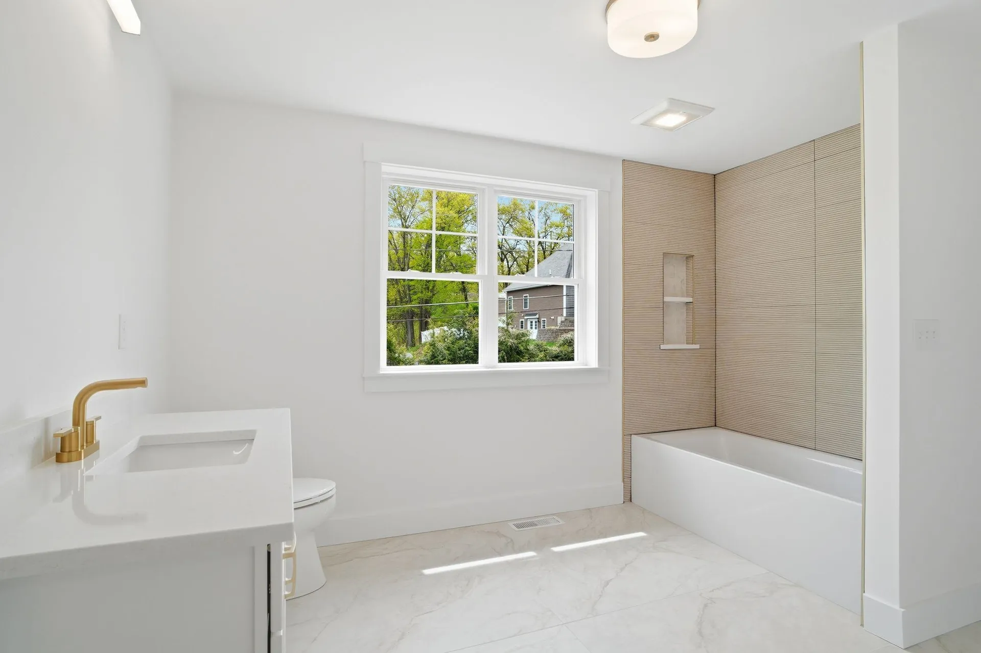 68 Farmington Road Nashua NH 03060
