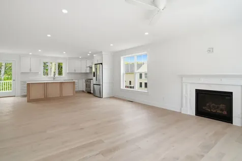 68 Farmington Road Nashua NH 03060