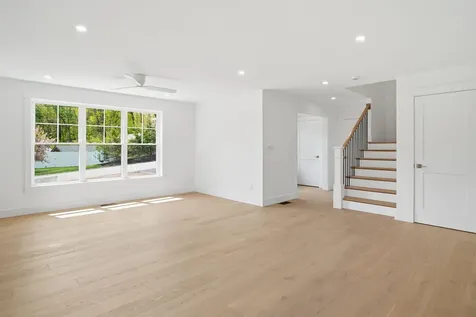 68 Farmington Road Nashua NH 03060