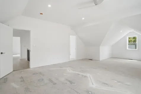 68 Farmington Road Nashua NH 03060
