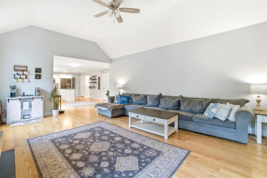 84 Juniper Circle Auburn NH 03032
