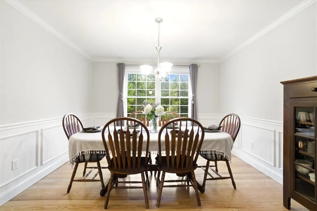 84 Juniper Circle Auburn NH 03032