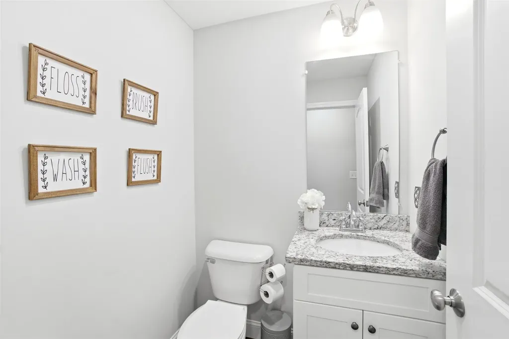 84 Juniper Circle Auburn NH 03032